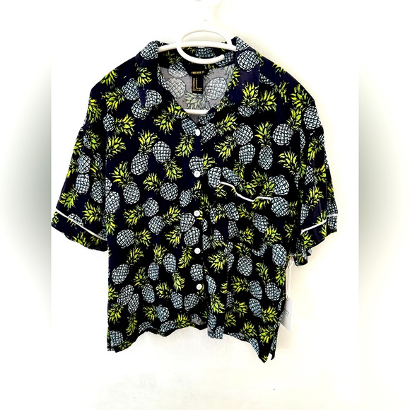 Forever 21 Tops - Cropped Hawaiian Button Down Shirt Forever 21 Blue Pineapples NWT Medium